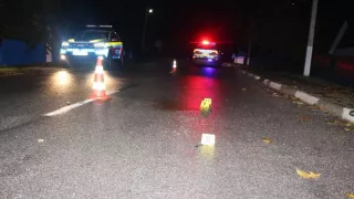 /VIDEO/ Accident violent la Drochia: Un copil la volan ar fi spulberat un bărbat și ar fi fugit