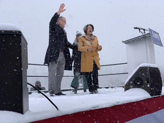 twitter.com/amyklobuchar