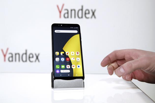 yandex-presents-its-first-smartphone