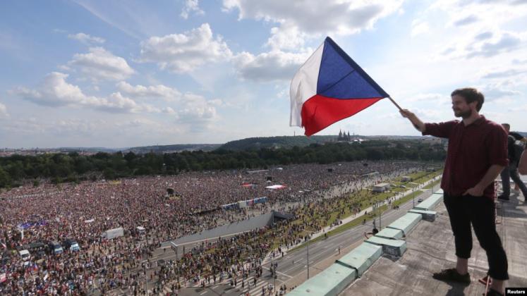 Прага, 23 июня 2019 года. Массовая демонстрация за отставку премьер-министра Андрея Бабиша

