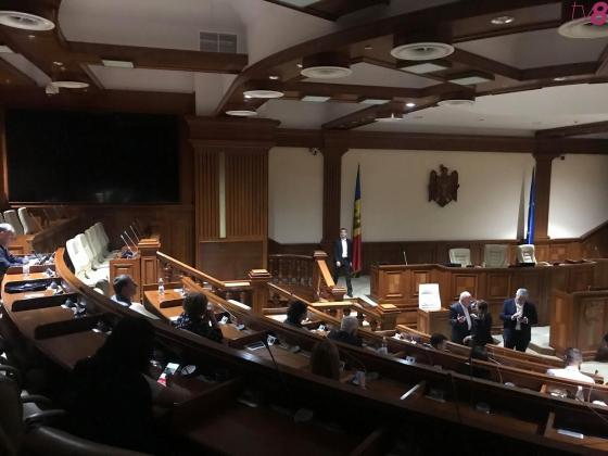 parlament7