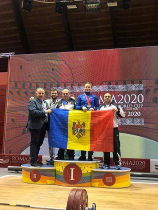 Фото: Facebook / Federaţia de Haltere din Moldova / Weightlifting Federation of Moldova
