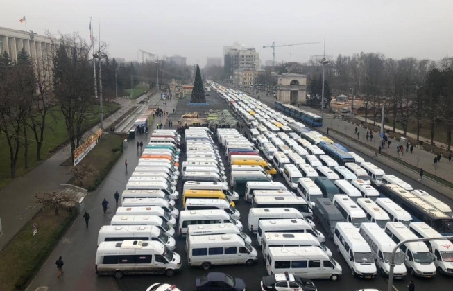 Протест перевозчиков междугороднего транспорта. Декабрь 2019 г. Фото: Facebook/ Octavian Ticu