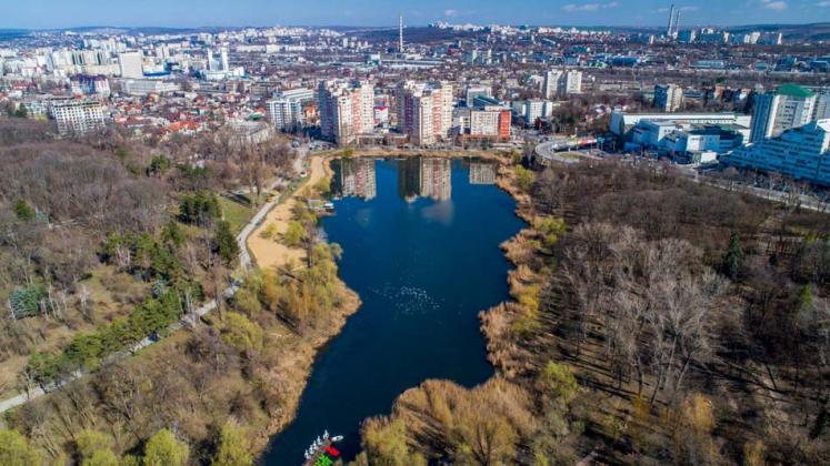 Парк "Долина роз" (Valea Trandafirilor) фото: locals