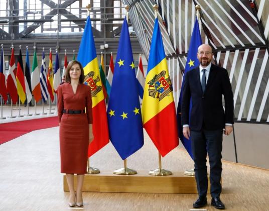 charles-michel_4_fara-masca-2