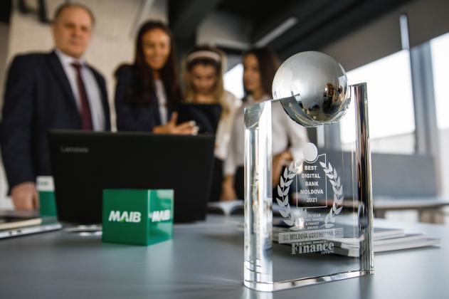 imagine-trofeu-best-digital-bank-maib