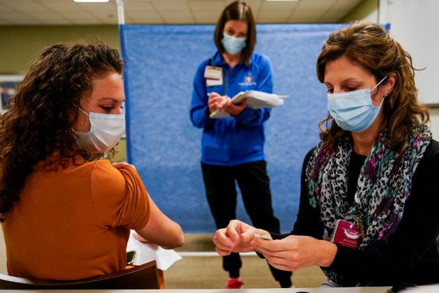 2020-12-12t034009z_1982462643_rc2flk9zz8ez_rtrmadp_3_health-coronavirus-vaccines-pfizer_d_850