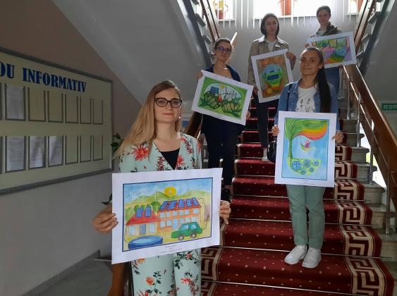 Члены волонтерской группы «Pro Ungheni» - участники конкурса «Энергоэффективность в нашем доме», организованного Ассоциацией «Expresul». Фото: Лучия Бакалу-Жардан