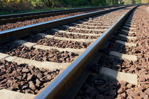 depositphotos_2909784-stock-photo-rails