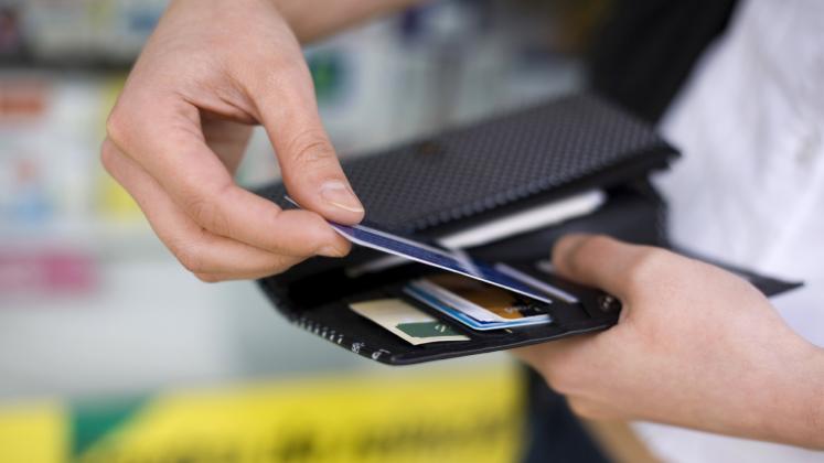 creditcard_use_41216700