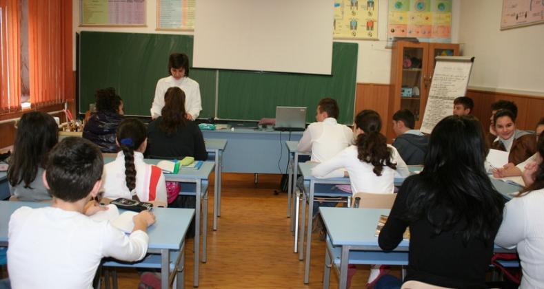 elevi-elevi-in-banca