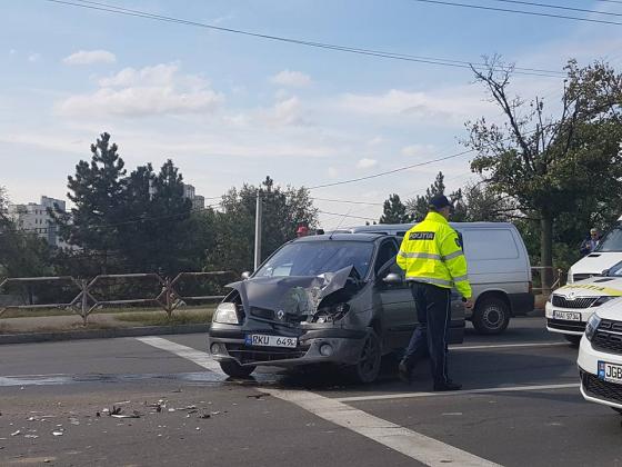 Foto: Ирина Евгеньевна / Город без маршруток! Водители помогают пешеходам