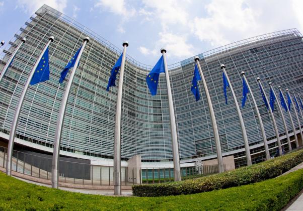 ue-cladire-shutterstock