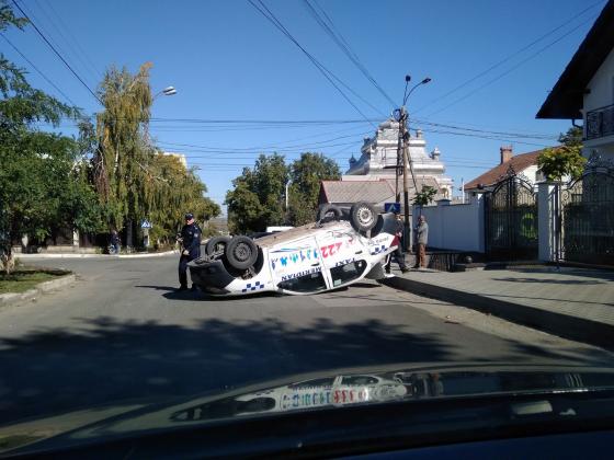 Foto: Город без маршруток! Водители помогают пешеходам