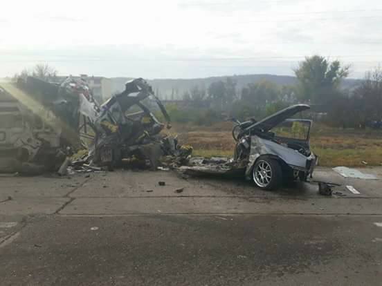 Foto: Город без маршруток! Водители помогают пешеходам