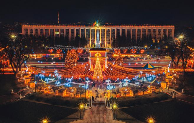 luminite-craciun-brad-chisinau