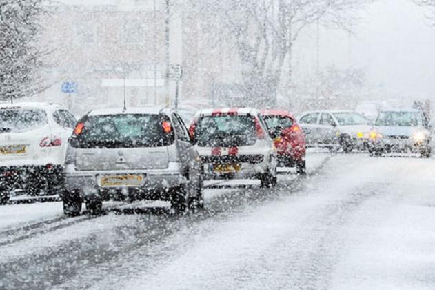 ninsoare-zapada-cod-rosu-trafic-masini_0