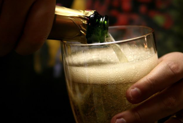 sustainability-safety-happy-drinks-alcohol-newyear-love-give-care-saynotofoodwaste-food-foodwaste-sustainability-happy2