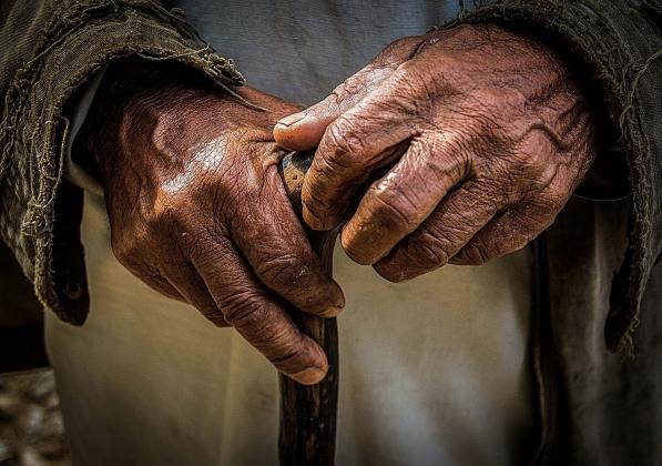 rsz_old_hands