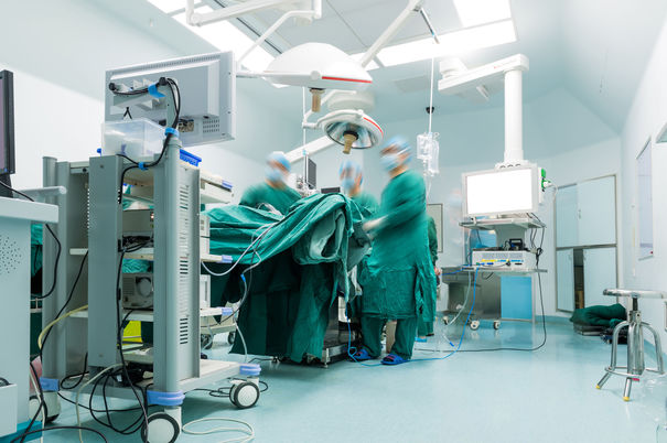37181501-surgeons-are-operating-in-a-hospital