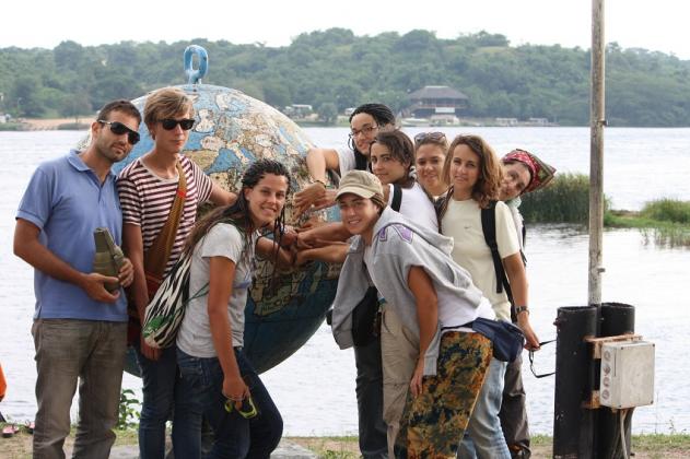 volunteerintheworld_evs_home