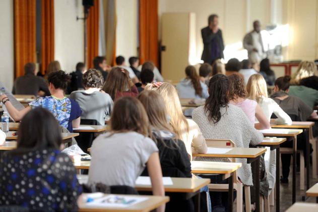 2048x1536-fit_salle-examen-bac-lycee-poincare-nancy-3
