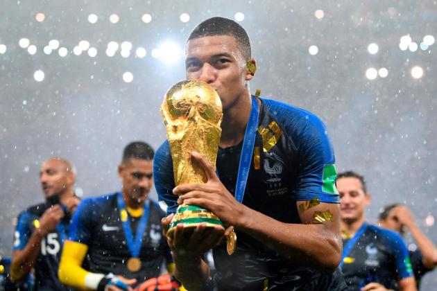 https_hypebeast-comimage2018072018-fifa-world-cup-golden-award-winners-mbappe-modric-1