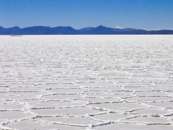 salar-de-uyuni-750x563