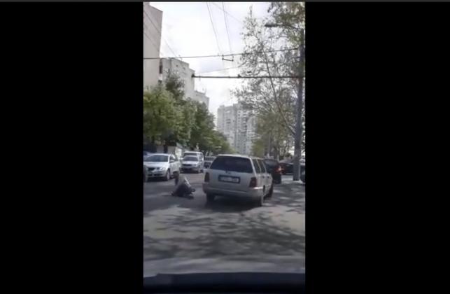 Video: Facebook/
Elle Dmitrievna