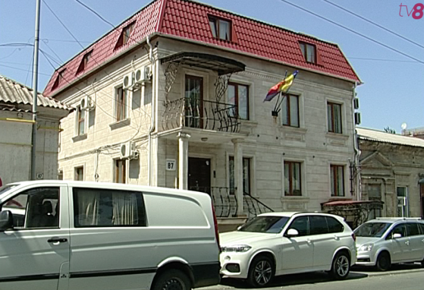 1-682