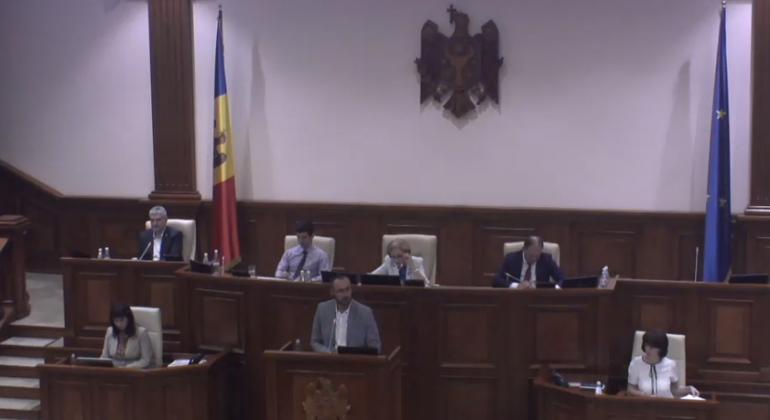 parlament1-2