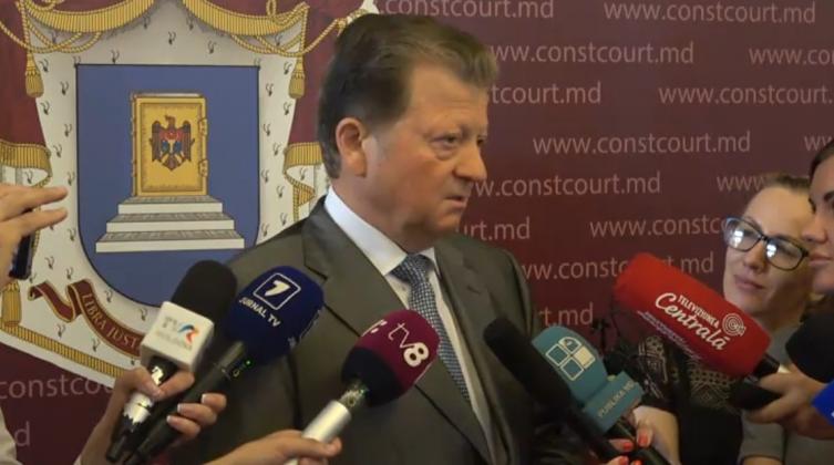 Captură video: Privesc
