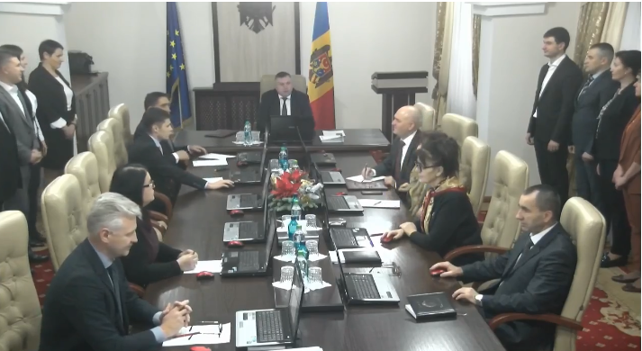 Captură video: Privesc