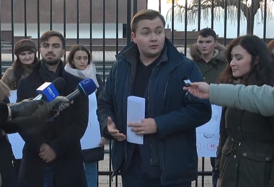 Captură foto: privesc