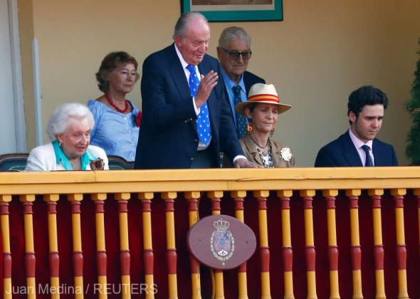 FILE PHOTO: Former Spanish King Juan Carlos attends a bullfighting at the bullring in Aranjuez, Spain, June 2, 2019. REUTERS/Juan Medina -/File Photo