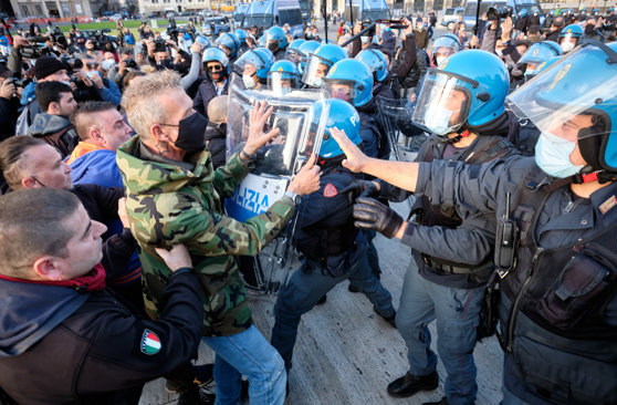 roma-manifestazione-di-protesta-contro-i-dpcm-e-le-disposizioni-anti-covid