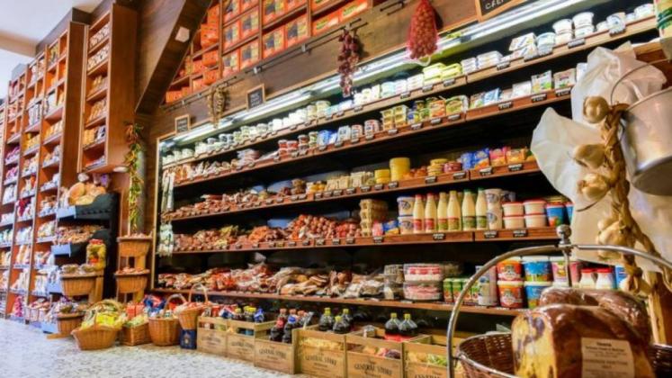 un-magazin-cu-produse-culinare-romanesti-face-senzatie-in-londra-englezii-l-au-recomandat-drept-cel-mai_5-e1524649339540-1280x720