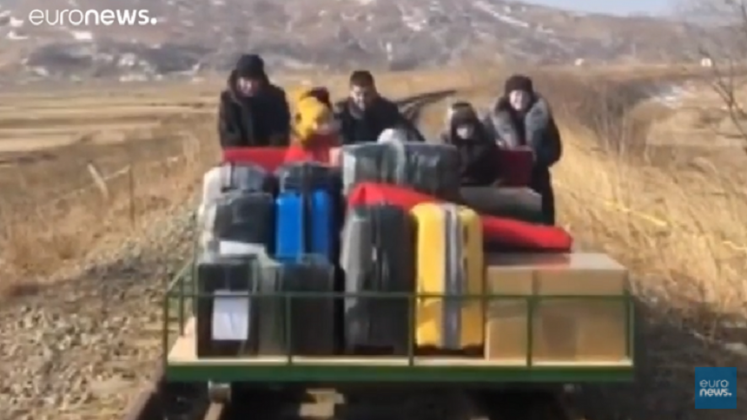 diplomati-rusi-carucior-nk-tw