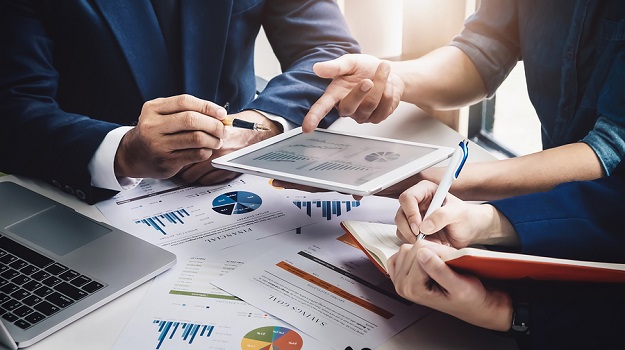 business-finance-accounting-contract-advisor-investment-consu