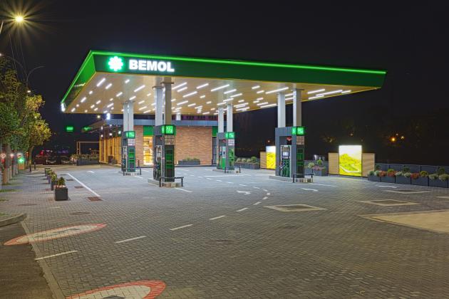 wisp-a_gas-station_night-perspective-1920x1280
