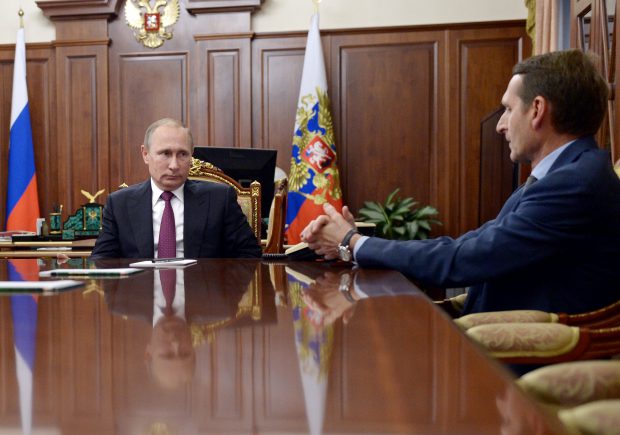 /VIDEO/ Șeful spionajului rus, bâlbâit și pierdut în fața lui Putin. Liderul de la Kremlin: "Spuneți clar!"