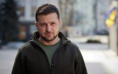 На Украинском телеканале взломали бегущую строку и от имени Зеленского призвали граждан "сложить оружие"