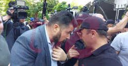 /VIDEO/ Din nou bătaie la poarta lui Dodon. Un consilier municipal socialist s-a luat la pumni cu Costiuc