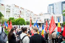 ПСРМ организовала акцию протеста в поддержку Додона перед зданием суда