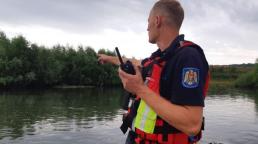 Scăldat cu sfârșit tragic: Un tânăr de 17 ani s-a înecat în apele Nistrului. A fost găsit la trei metri adâncime