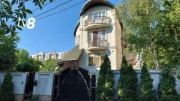 Дом в Кишиневе, строения в Садова и участки в Моловата. Прокуроры рассказали об аресте имущества Додона