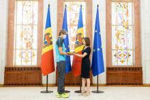Președinta a înmânat Drapelul de Stat sportivilor ce ne vor reprezenta la Festivalul Olimpic al Tineretului European 