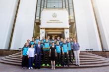 Președinta Maia Sandu, întâlnire cu echipa olimpică de tineret a țării: Șefa statului a înmânat drapelul sportivilor
