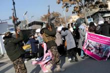 В Афганистане талибы стрельбой в воздух разогнали женскую демонстрацию 
