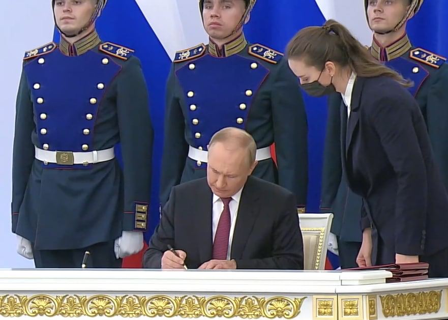 Путин подписал договор о "вступлении в состав России" оккупированных областей Украины